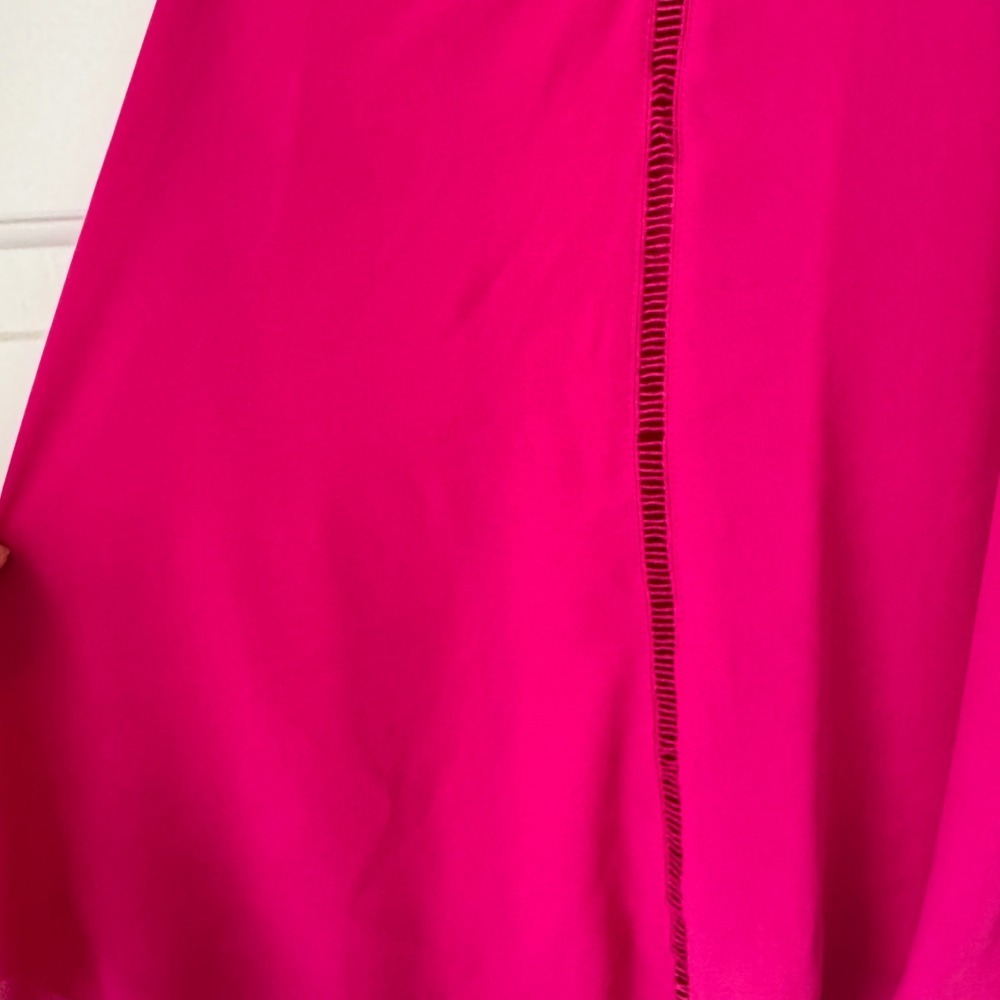 Wren & Willa Fuchsia Pink Mock Neck Sleeveless Blouse Stitch Cutout Shell Top - Picture 3 of 3